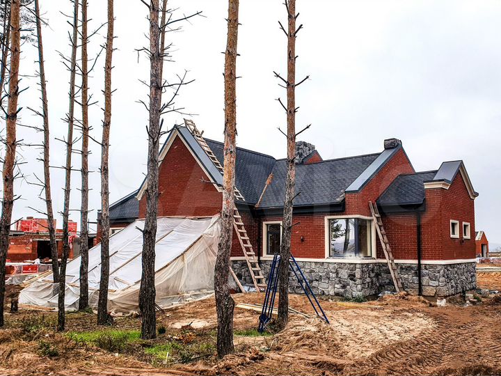 Коттедж 211 м² на участке 12,7 сот.