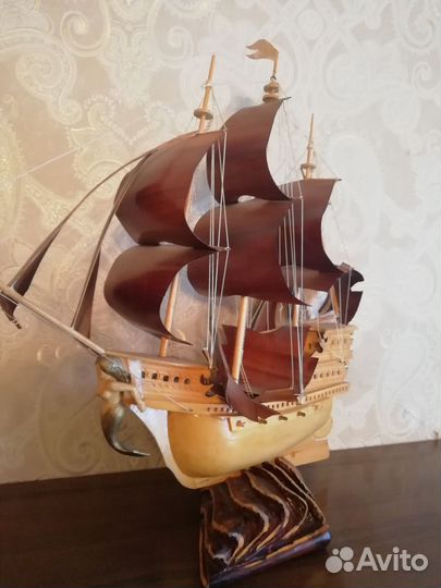 Корабль сувенирный