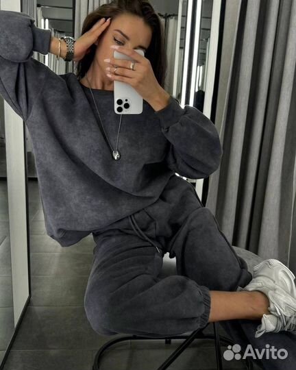 Женский спортивный костюм