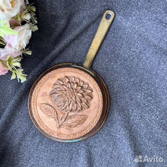 Медные формы и сковородки для интерьера. Винтаж