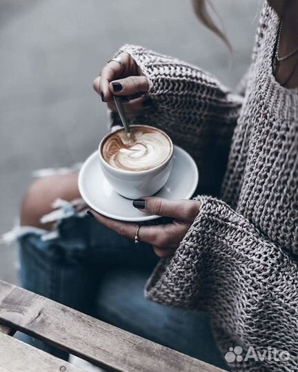 Бариста в кофейню студентам