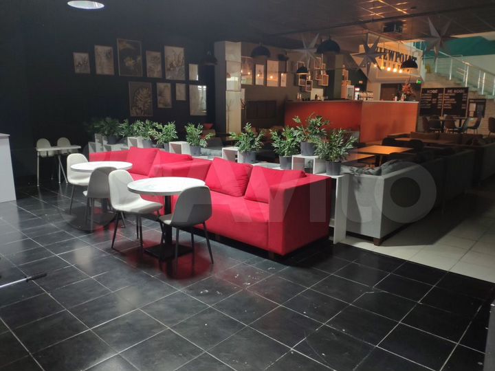 Сдам торговое помещение, 383 м²