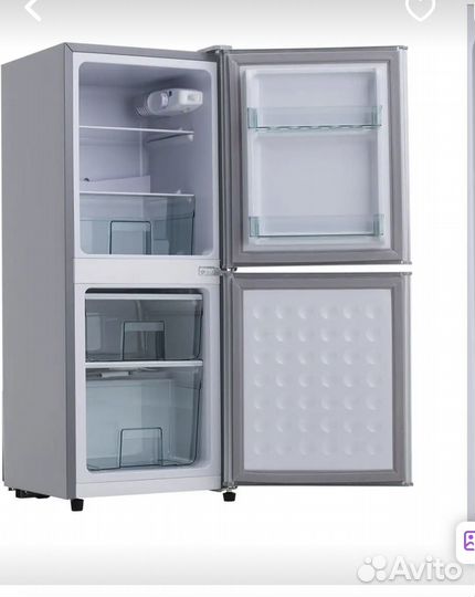 Компактный холодильник с морозилкой