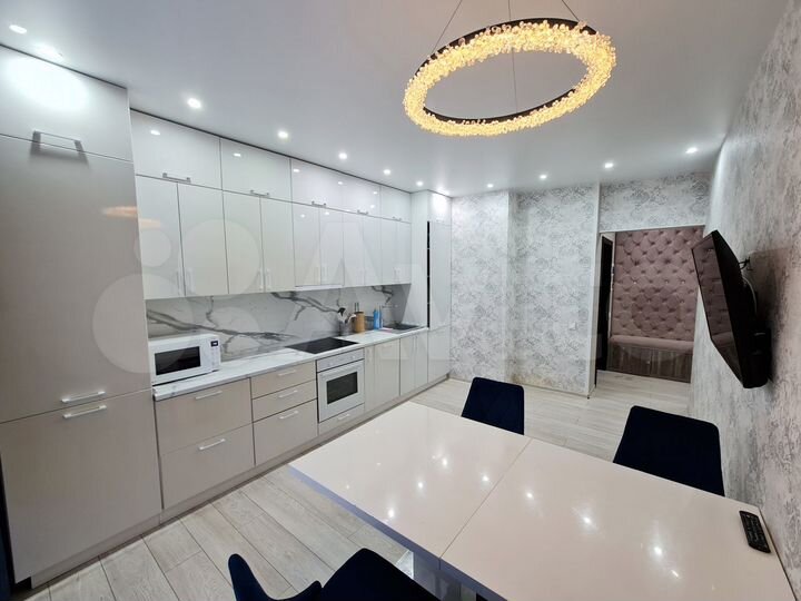 3-к. квартира, 94 м², 15/20 эт.