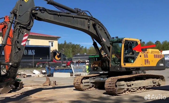 Стекло двери верхнее на экскаватор Volvo EC 360