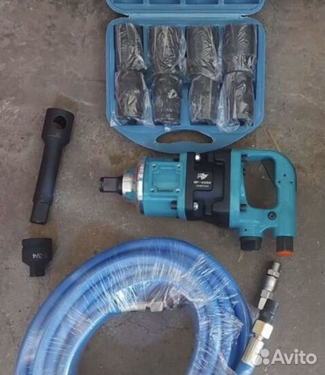 Гайковерт пневматический с набором