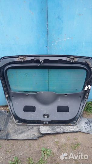 Hyundai i30 крышка багажника