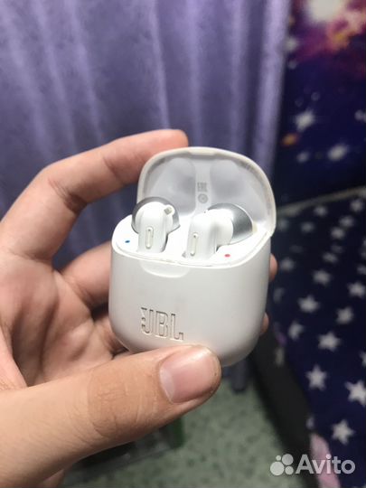 Беспроводные наушники JBL 220 TWS