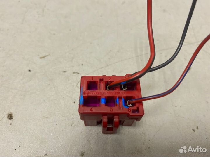 Разъем 3 контактный Volkswagen Passat B5