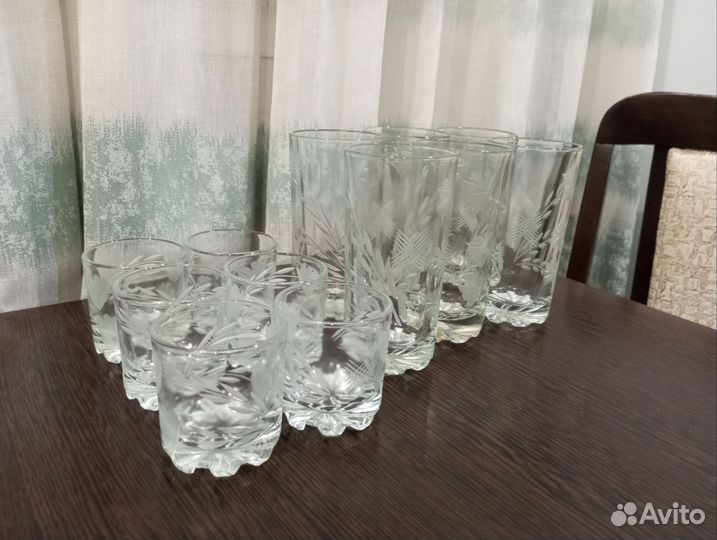 Стаканы с рюмками