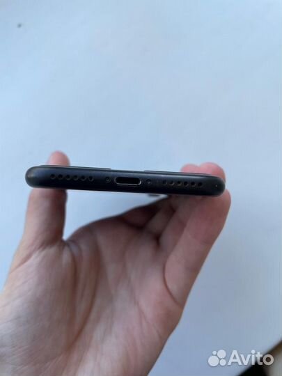 Продам iPhone 7 32gb
