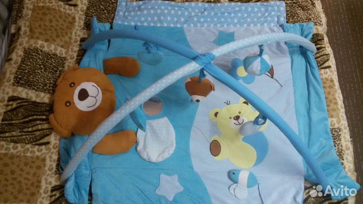 Игровой развивающий коврик