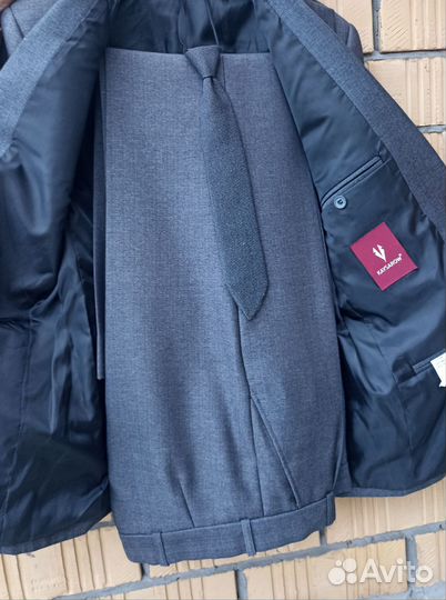 Костюм классический 40