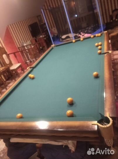 Бильярдный стол