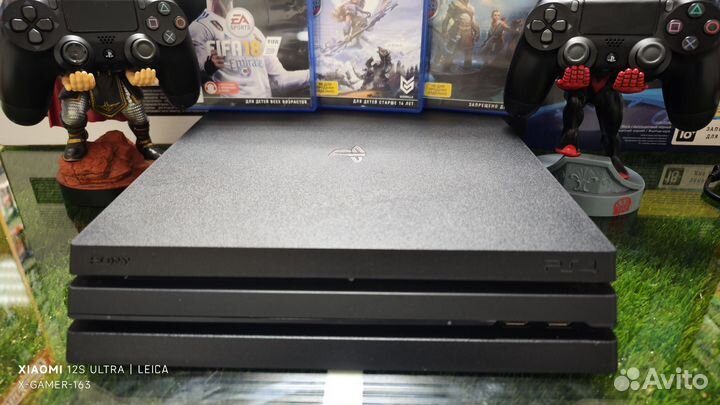 Sony PS4 PRO 1TB(Рев-7208) 2 Геймпада/3 Диска