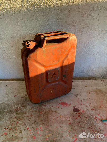 Канистра металлическая 20 литров