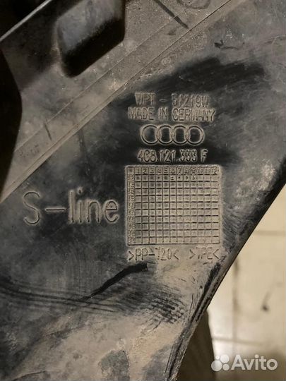 Патрубок воздуховода Audi A7 Sportback 4G8121333F