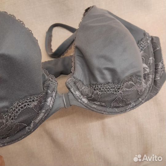 Бежевый мягкий бюстгальтер Victoria's Secret 34B