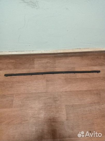 Уплотнительная резинка капота Hyundai Sonata седан