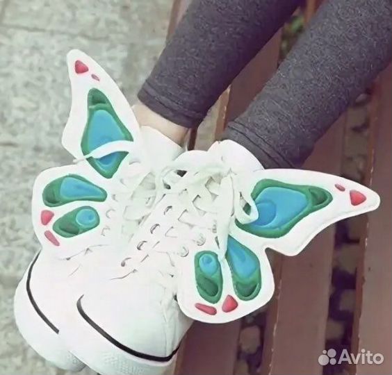 Бабочка на шнурки (украшение)