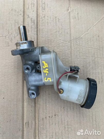 Главный тормозной цилиндр toyota duet M100A