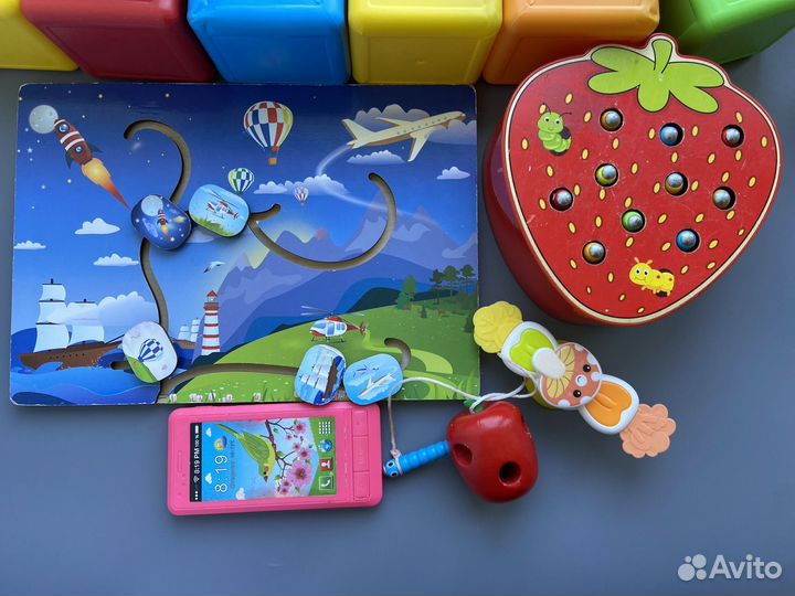 Развивающие игрушки для малышей(коробка)