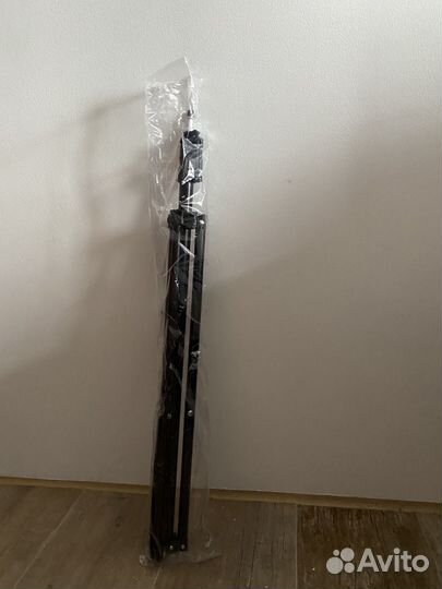 Стойки для фото вспышки тринога новые в упаковке