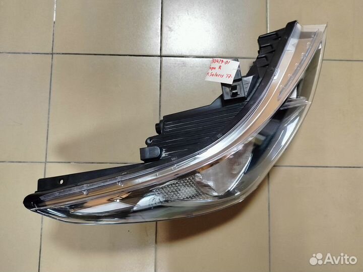 Hyundai Solaris Фара правая