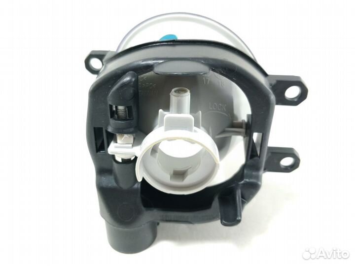 Противотуманная фара правая Toyota Prius