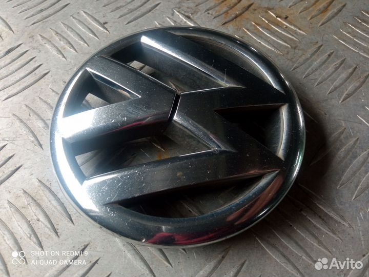 Эмблема на решётку радиатора Volkswagen Polo седан