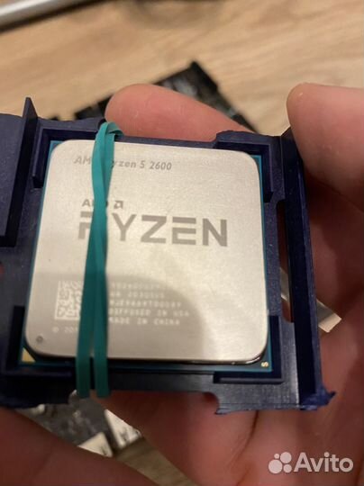 Материнская плата с процессором и памятью