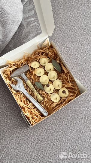 Мужские шоколадные подарки из пельменей