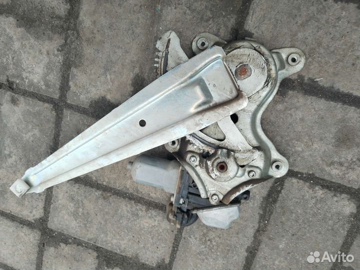 Стеклоподъемник задний правый таета камри V50 13г