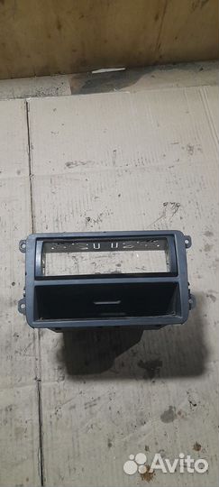 Бардачок-рамка магнитолы polo 5