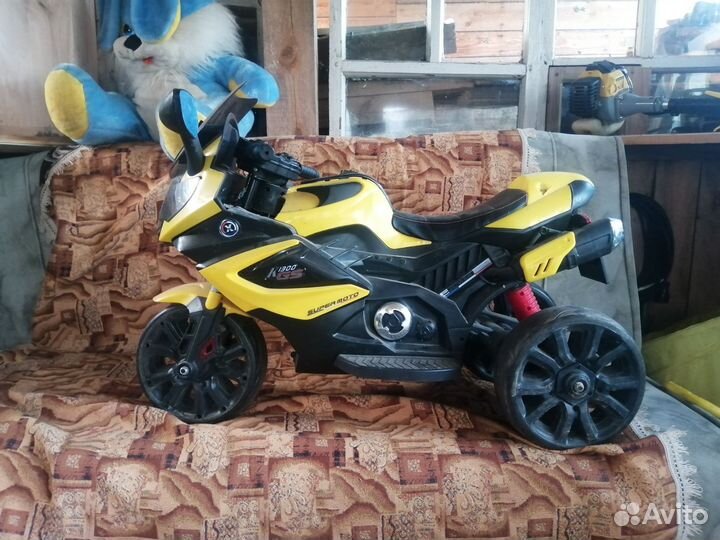 Детский квадроцикл на аккумуляторе