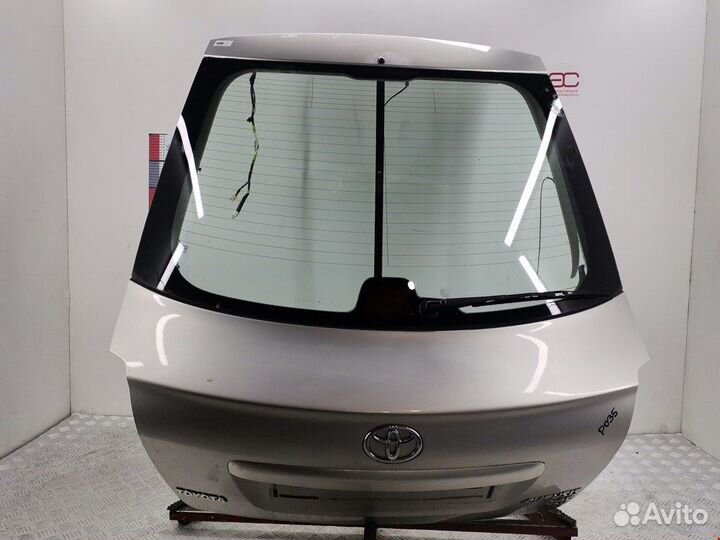 Крышка для Toyota Avensis 2 (T250)