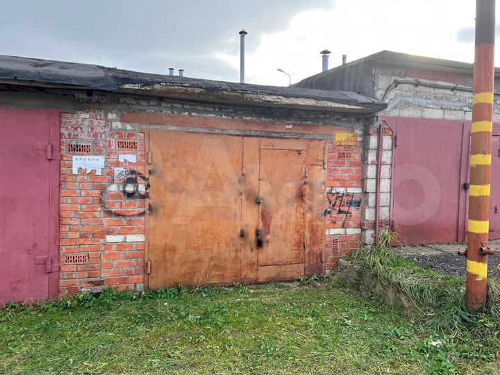 Гараж, > 30 м²