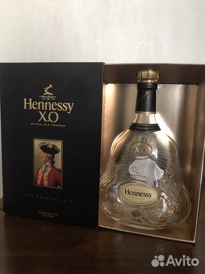 Пустые бутылки из под алкоголя