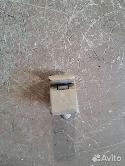 Крепление солнцезащитных козырьков лянча либра