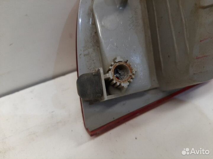 Фонарь противотуманный задний правый Toyota Land