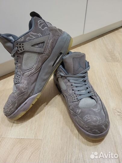 Кроссовки Air Jordan 4 Retro Kaws