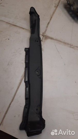 Пыльник крыла переднего правого