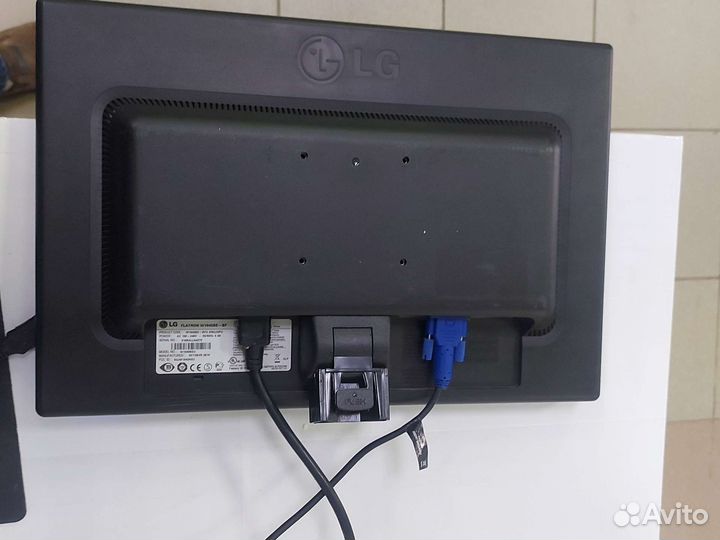 Монитор LG Flatron W1942SE 19