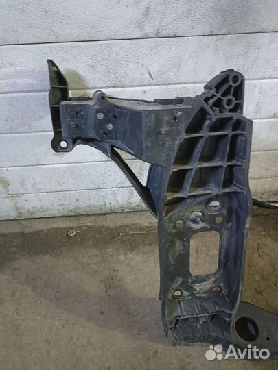 Панель передняя (телевизор) Kia sportage 4