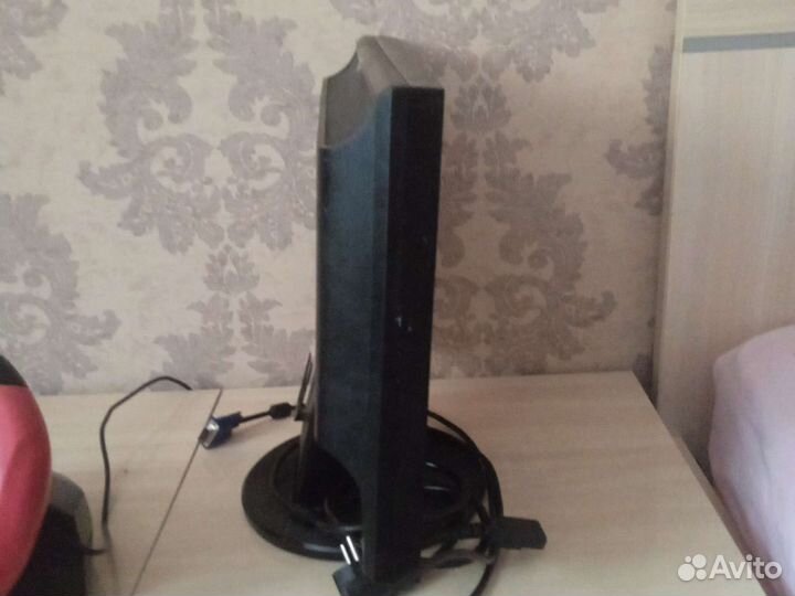 Монитор Asus VW196t 2011года с проводами