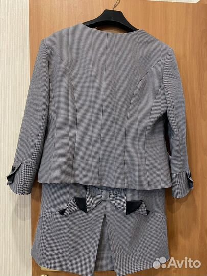 Костюм женский