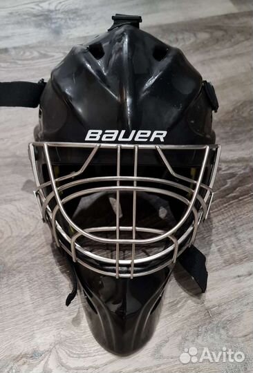 Хоккейный вратарский шлем