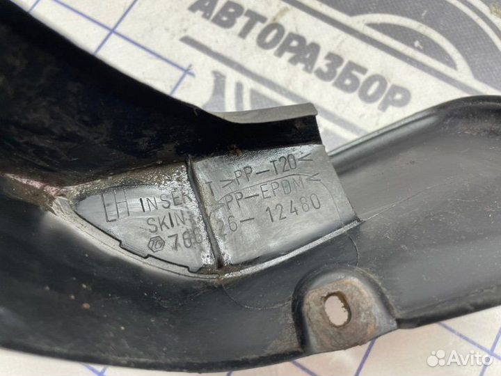 Брызговик задний левый Toyota Corolla E120 3zzfe