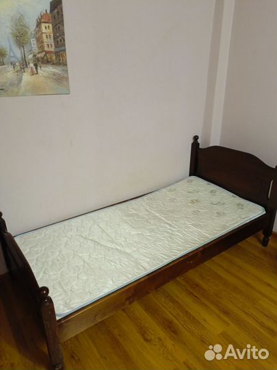 Кровать с матрасом