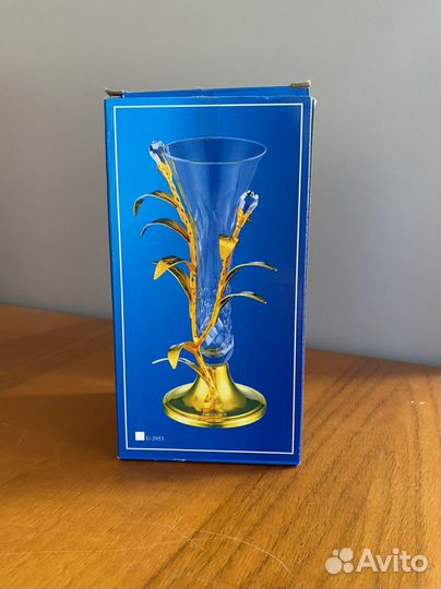Ваза из металла с хрусталем swarovski